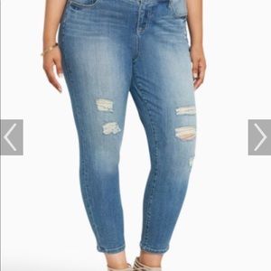 Torrid Size 18 cropped destructed skinny jean